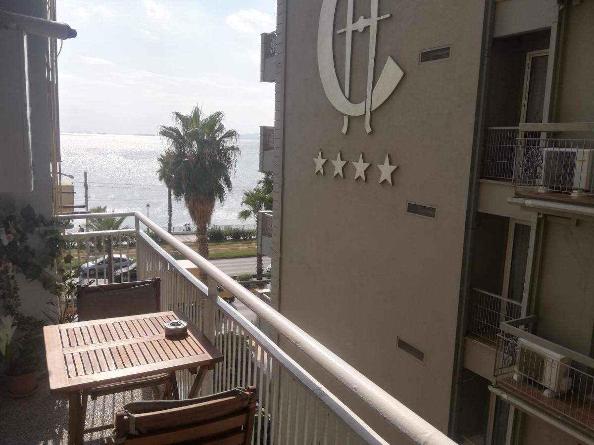 Athens Riviera Apt With Seaview, 15' To Acropolis Exterior photo
